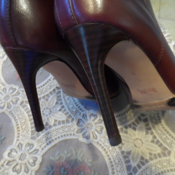 Coach Burgundy Calf Leather Ankle Boots w/ Buckle Detail Size 6M - Picture 12 of 16